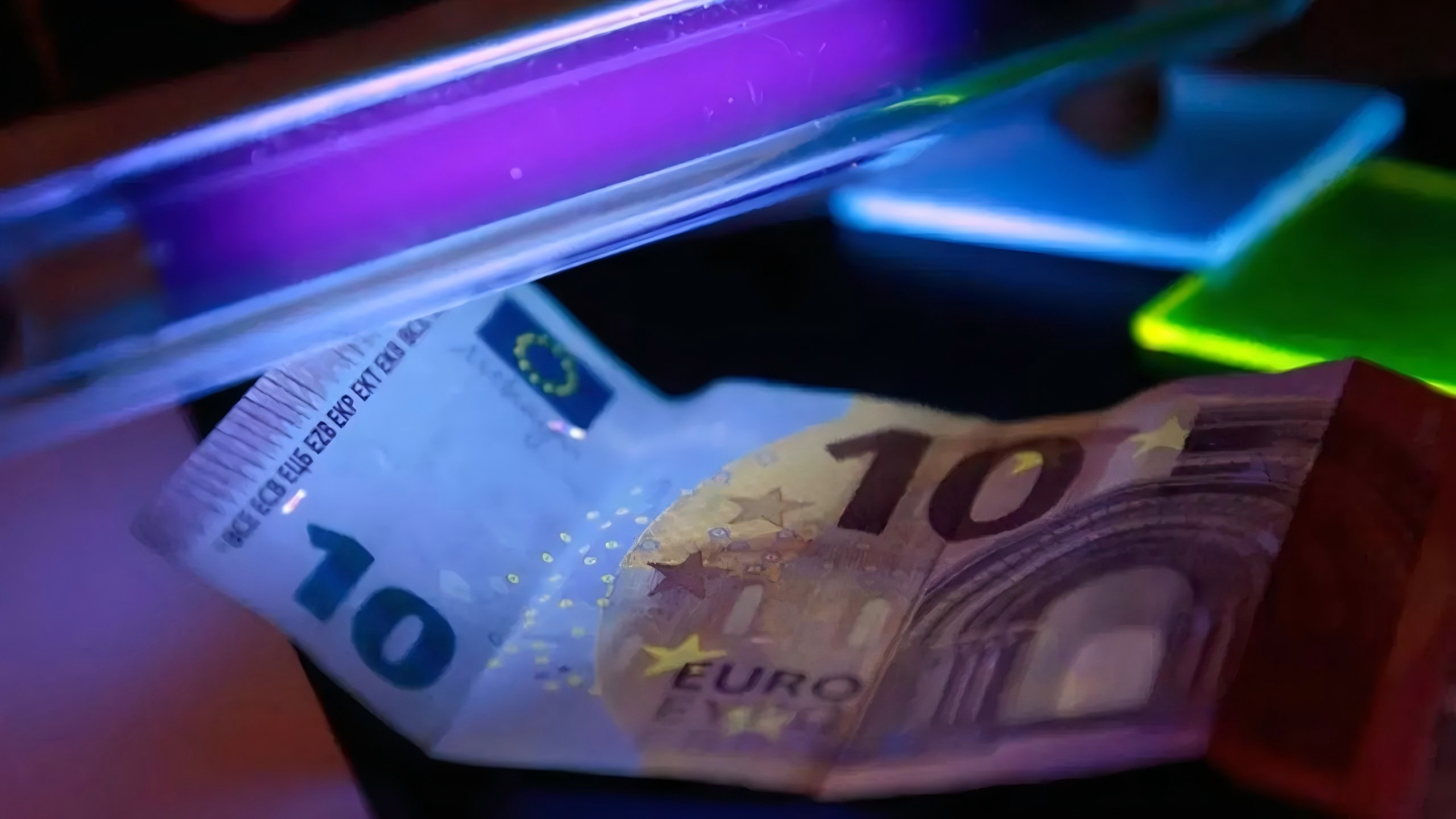 西班牙人注意！以后收现金再也不怕假币？这款“不可伪造”墨水太牛了！ - 欧世纪国际文化